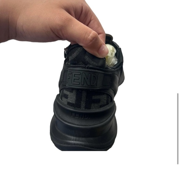 Fendi sneakers - Picture 3 of 6